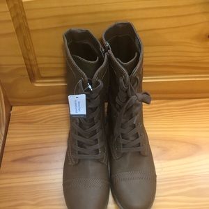 Memory foam NEW  boots